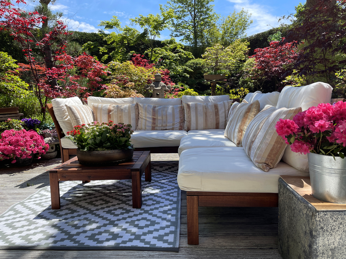 ornamental-japanese-style-outdoor-lounging-area-with-beautiful-landscaping